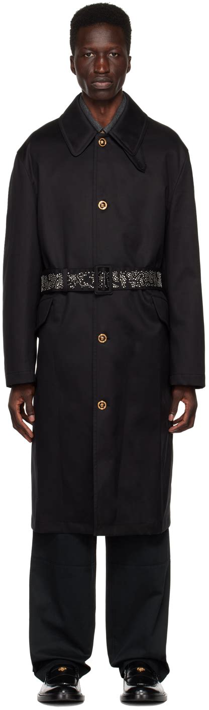 Versace: Manteau noir à ceinture 